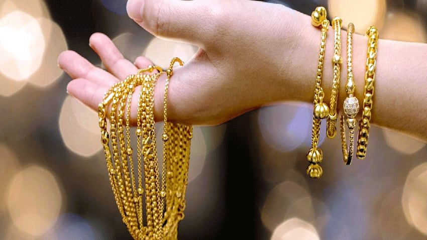 Gold Price Today: सर्राफा बाजार में आई ऐसी तेजी कि चढ़ गया 10 ग्राम सोने का भाव, चांदी ने भी दिखाया दम, ये रहा रेट