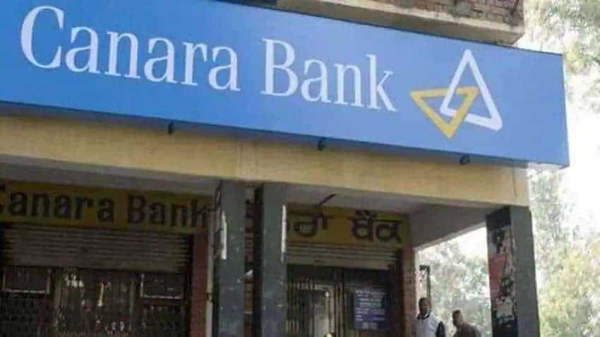 Canara Bank के ग्राहकों के लिए खुशखबरी! बैंक ने डेबिट कार्ड की ट्रांजैक्शन लिमिट बढ़ाई, अब निकाल सकेंगे ज्यादा पैसे