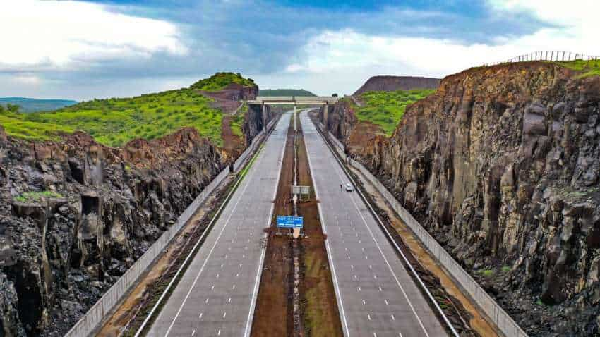 Mumbai Nagpur Samruddhi Expressway: चार्जिंग डिवाइस और सुरक्षा दीवार से लैस होगा मुंबई-नागपुर एक्सप्रेस-वे, कल पीएम मोदी करेंगे उद्घाटन