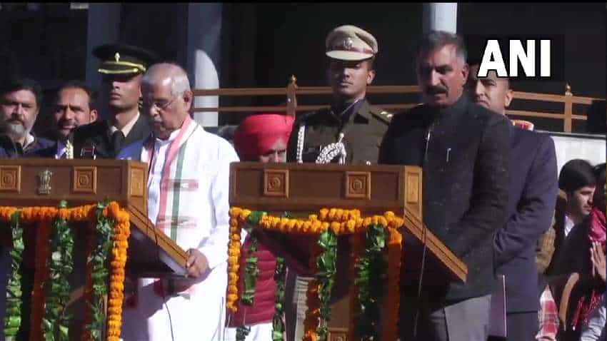हिमाचल प्रदेश को मिला नया मुख्यमंत्री, सुखविंदर सिंह सुक्खू ने कांग्रेस के सीनियर नेताओं की मौजूदगी में ली शपथ