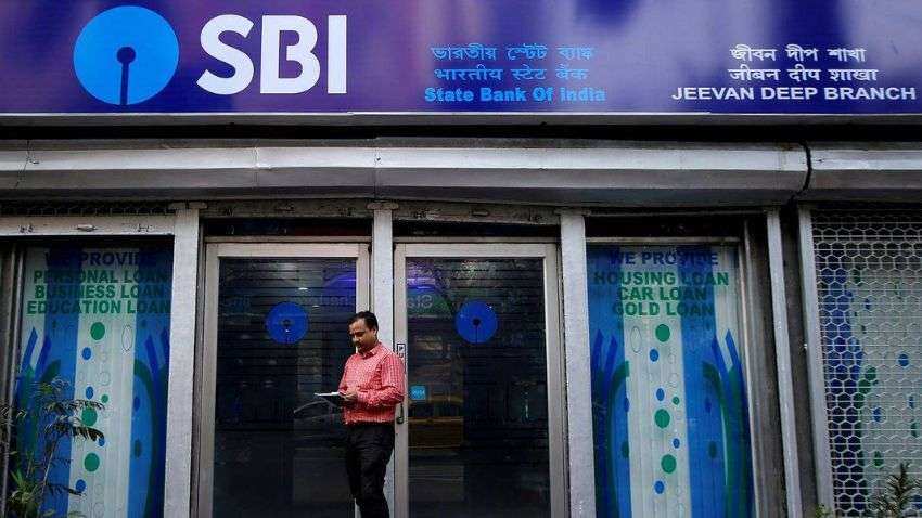 SBI के करोड़ों ग्राहकों के लिए बड़ी खबर! बैंक ने बढ़ाया लोन पर ब्याज, कल लागू होंगी नई दरें- चेक करें डीटेल