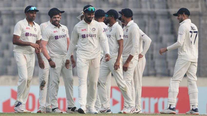 IND vs BAN 2nd Test Highlight: पहले दिन भारतीय गेंदबाजी के आगे बंगाल टाइगर पस्त, पहली पारी में बनाए 227 रन, उमेश-अश्विन ने चटकाए 4-4 विकेट
