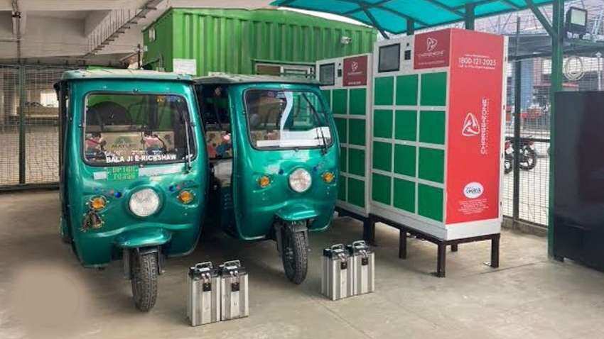 Electric Vehicle में बैटरी स्वैपिंग के लिए सरकार ने 3 जनवरी को बुलाई मीटिंग, टू व्हीलर्स के लिए हो सकता है फैसला