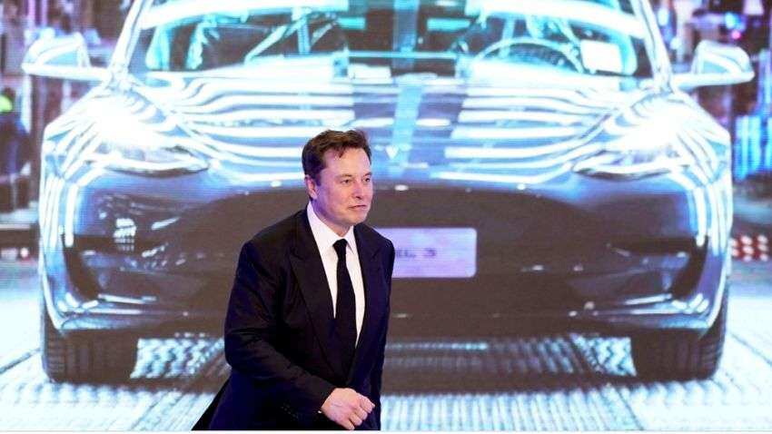 Tesla में खत्म हुआ Elon Musk का जादू! क्या ले डूबी Twitter डील? मार्केट गुरु अनिल सिंघवी से समझें ये क्या हो रहा है...