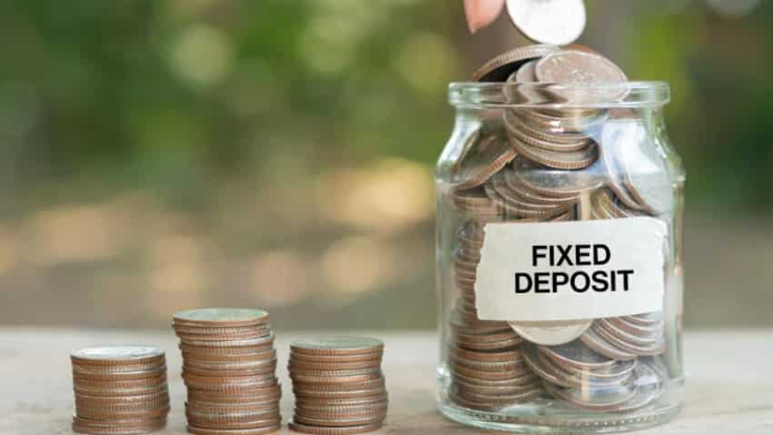 Time Deposit Vs Bank FD: निवेश पर जबरदस्त रिटर्न कमाना है तो इन स्कीम्स में लगाएं पैसा, बढ़ती जाएगी कमाई
