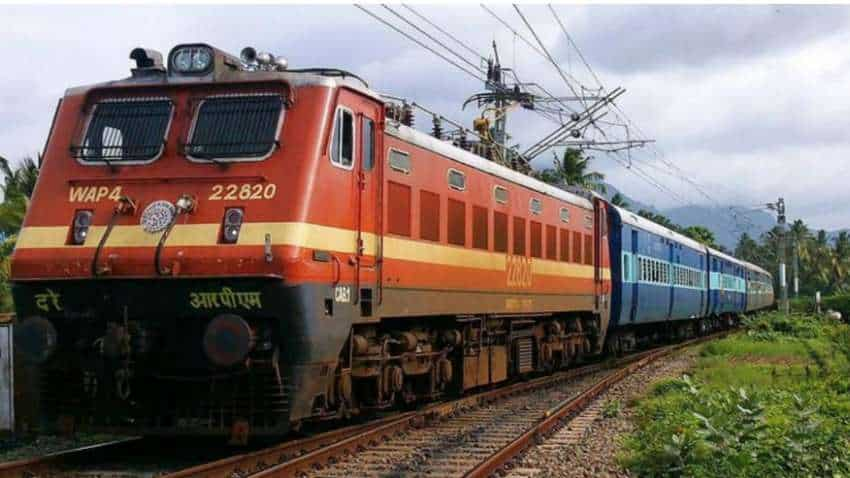 Trains Cancelled Today: ट्रेनों की स्पीड पर लगा ब्रेक, रेलवे ने कैंसिल कर दी 300 ट्रेनें, देखें पूरी लिस्ट 