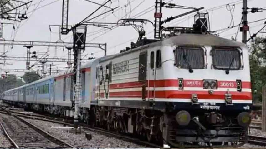 Train में सफर तो कई बार किया होगा, लेकिन क्‍या मेल, एक्‍सप्रेस और सुपरफास्‍ट ट्रेन के अंतर को जानते हैं आप?