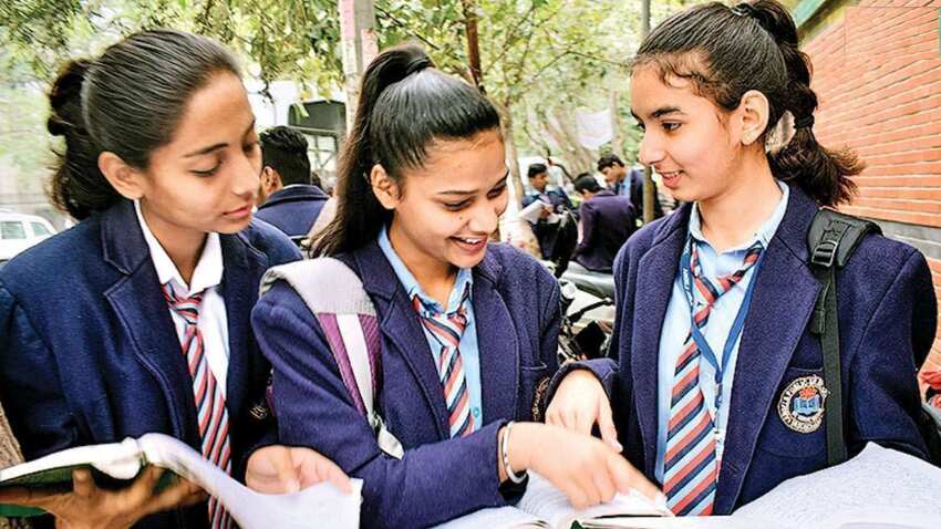 School winter vacation: शीतलहर और बढ़ते कोहरे के कारण कई राज्यों के स्कूल ने एक्सटेंड की छुट्टियां, जानिए कब खुलेंगे स्कूल