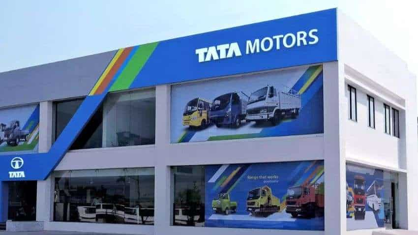 खबरों के दम पर Tata Motors, Adani Port, Welspun Enterprises और डिफेंस स्टॉक्स में कमाई के मौके