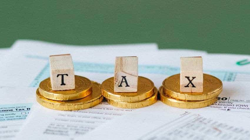 Tax Savings Tips: नए साल में चाहिए टैक्स सेविंग्स के उपाय? एक्सपर्ट्स से जानें आखिरी समय में कहां बचेगा टैक्स