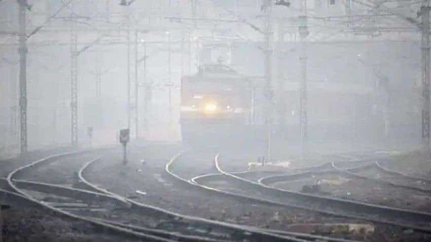 Train cancelled Today: सर्द हवाओं ने बढ़ा दी पैसेंजर्स की मुश्किलें, रेलवे ने किया करीब 400 ट्रेनों को कैंसिल, चेक कर लें लिस्ट