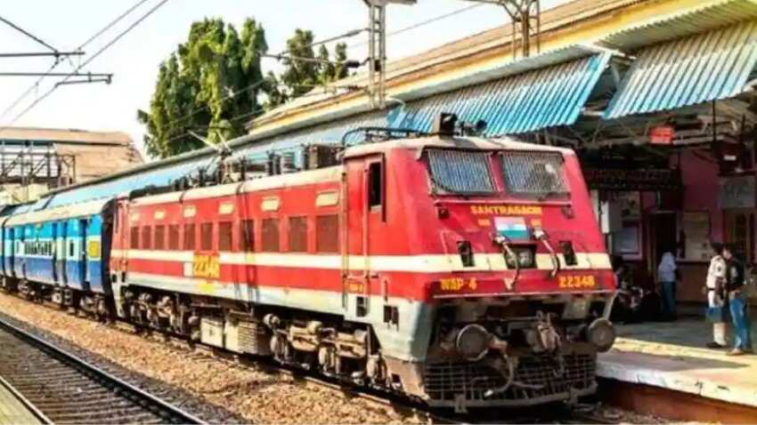 Most Dirty Trains in India: गंदगी के मामले में अव्‍वल हैं ये ट्रेनें, इनमें की यात्रा तो पछताते रहोगे