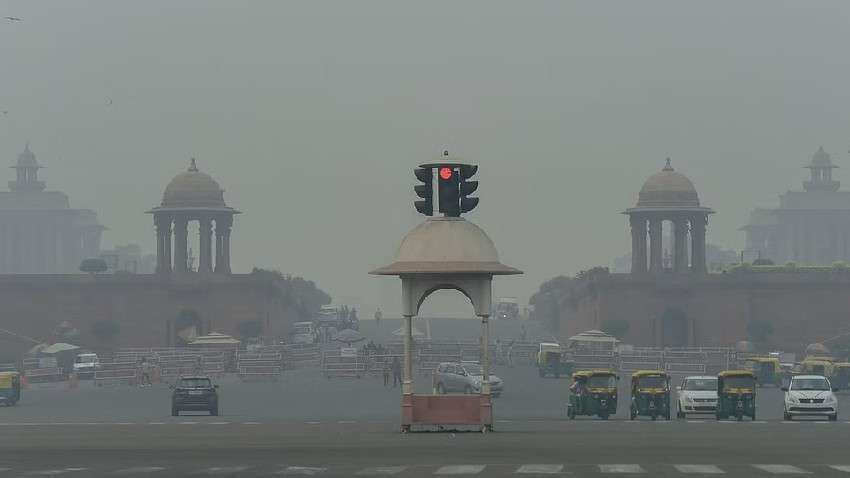 Delhi Weather Update: दिल्ली में अगले कुछ दिन और छाये रहेंगे बादल, इस दिन है बारिश की संभावना, जानिए मौसम का पूरा हाल