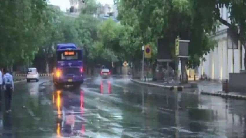 Delhi NCR Weather: मौसम ने फिर बदली करवट, तेज हवाओं के साथ बूंदाबांदी, एक बार फिर सताएगी ठंड