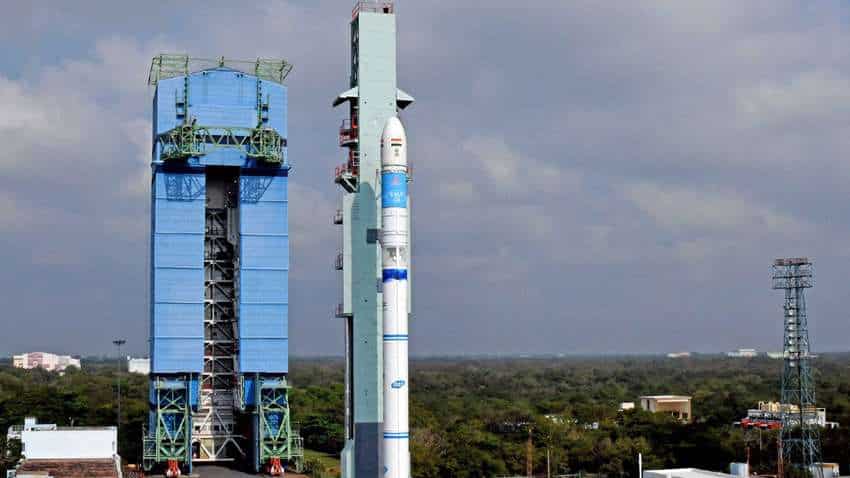 ISRO की बड़ी कामयाबी, SSLV-D2 रॉकेट का सफल लॉन्च, पृथ्वी की कक्षा में पहुंचाई तीन छोटी सैटेलाइट