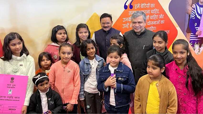 India Post ने 2 दिन में खोल डाले 11 लाख सुकन्या समृद्धि खाते, सरकारी स्कीम के तहत बेटियों को मिलता है 7.6% का ब्याज