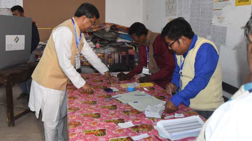 Tripura Assembly Elections 2023: त्रिपुरा में 60 विधानसभा सीटों के लिए वोटिंग जारी, मैदान में 259 उम्मीदवार, सीएम मानिक साहा ने डाला वोट