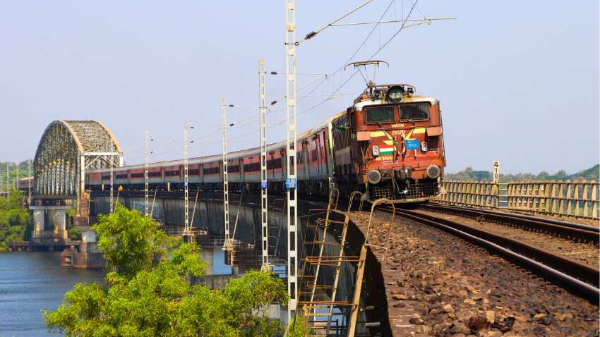 Indian Railways: बिहार से होकर गुजरने वाली कुल 15 ट्रेनें रद्द, यात्रियों को 22 फरवरी तक होंगी दिक्कतें, पढ़ें पूरी डीटेल्स