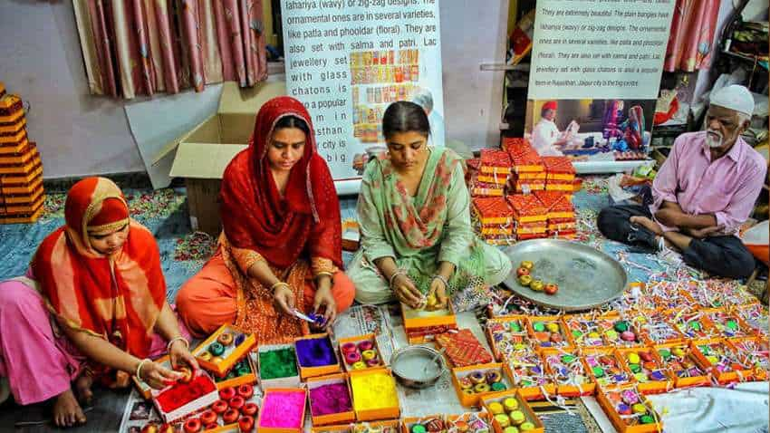 मुस्लिम कारीगर बनाते हैं ये खास गुलाल, मंदिरों से लेकर होली पार्टियों में है डिमांड, राजघरानों से है खास नाता