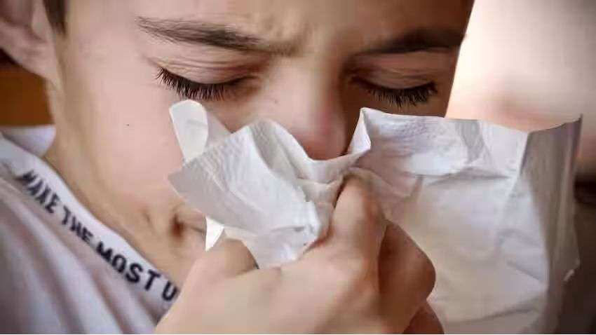 H3N2, Covid-19, Adenovirus: देश पर वायरस का ट्रिपल अटैक! आप भी बुखार और खांसी से बेदम हैं तो पढ़िए ये रिपोर्ट
