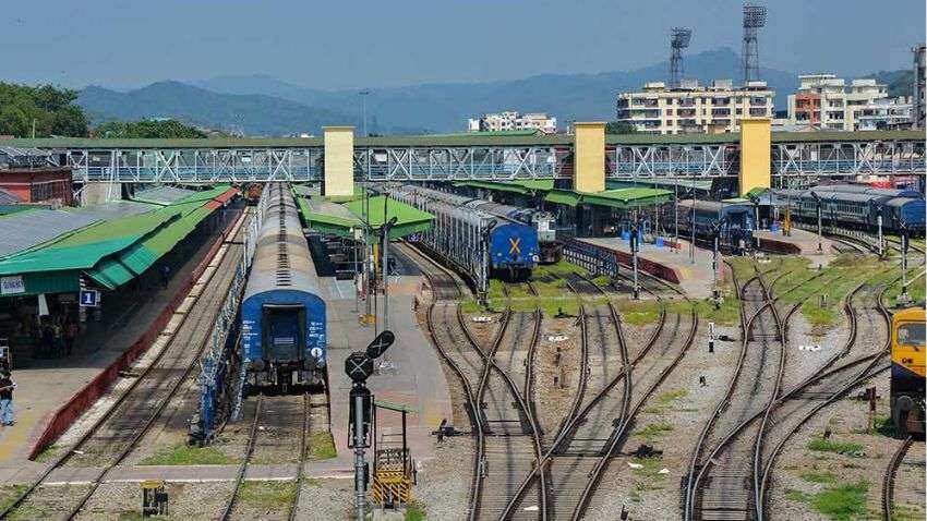 Indian Railways: चारधाम की यात्रा आसान बनाने के लिए रेलवे ने किया ये खास काम, मिशन मोड में हासिल की उपलब्धि