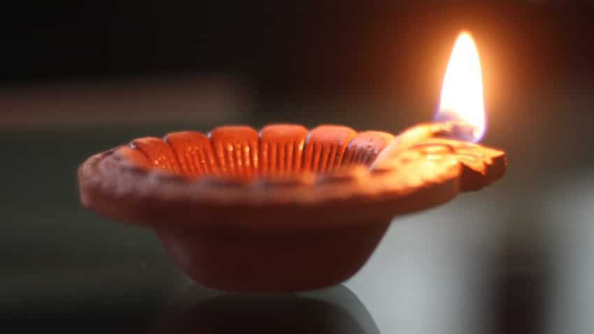 Navratri 2023: नवरात्रि पर अखंड दीपक तो जला लिया, लेकिन क्‍या इसके नियमों का पालन कर रहे हैं आप?