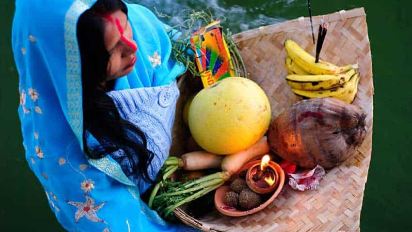 Chaiti Chhath Puja 2023: छठ महापर्व का आज तीसरा दिन, डूबते सूर्य को दिया जाएगा अर्घ्य, जानें पूजा विधि और शुभ समय