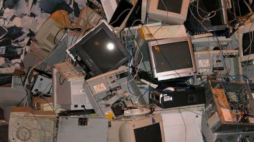 E-Waste: इलेक्ट्रॉनिक कचरा फेंकना पड़ेगा महंगा, जुर्माने के साथ हो सकती है जेल, जानिए नया नियम