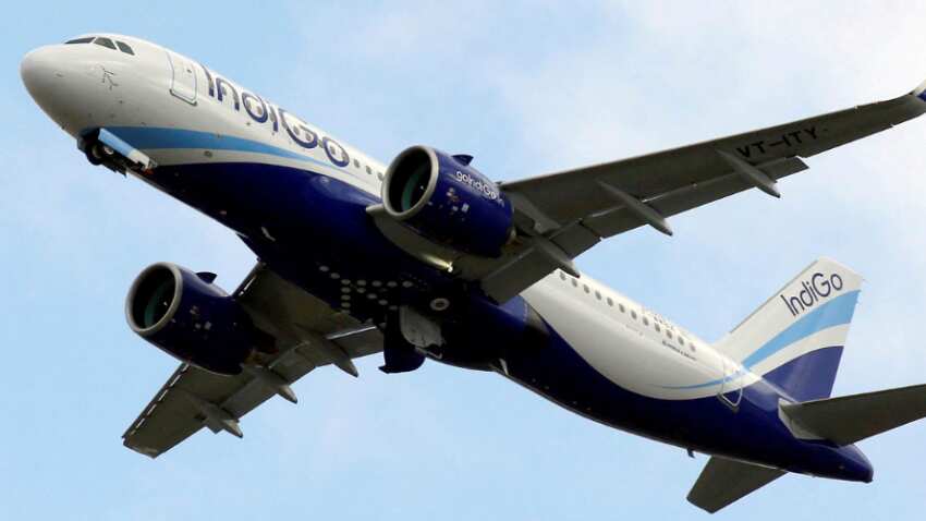 Indigo Flight Emergency Landing: 137 यात्रियों को लेकर बेंगलुरु से वाराणसी जा रही इंडिगो फ्लाइट की इमरजेंसी लैंडिंग