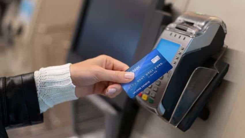 ATM cash withdrawal limit: एटीएम से एक दिन में कैश निकालने की क्या है लिमिट? चेक करें अपने बैंक का नियम