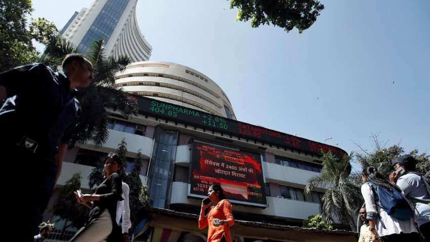 Stock Market Falls: शुरुआती 1 घंटे में निवेशकों को हुआ ₹1.5 लाख करोड़ का घाटा, जानिए मार्केट में भारी गिरावट की वजह