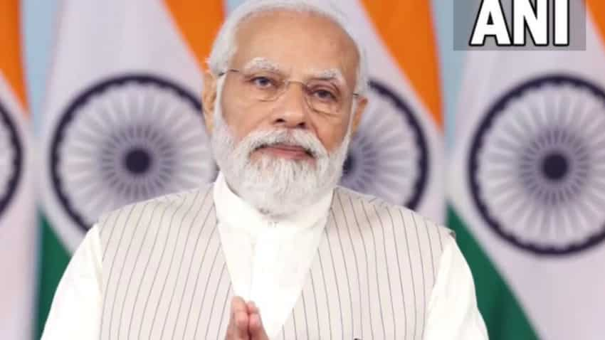 Mann Ki Baat के 100वें एपिसोड से पहले पीएम मोदी ने 91 FM ट्रांसमीटरों का किया उद्घाटन