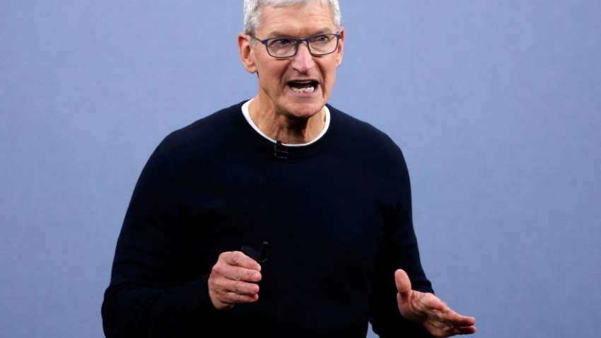 ग्लोबल इकोनॉमिक क्राइसिस के बीच टिम कुक का बड़ा बयान, छंटनी के बारे  में अभी विचार नहीं कर रहा Apple