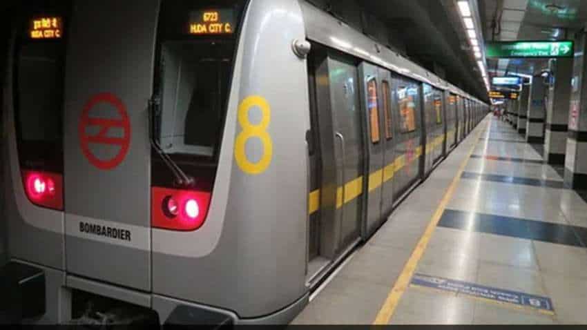 Delhi Metro QR Code: अब लंबी लाइन में लगकर टोकन लेने की टेंशन खत्म, DMRC ने शुरु की ये सुविधा