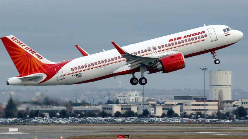 अब साड़ी में नहीं दिखेंगी Air India की एयर होस्टेस! फैशन डिजायनर मनीष मल्होत्रा को मिली है नए लुक की जिम्मेदारी https://www.zeebiz.com/hindi/aviation/air-india-set-to-introduce-new-uniforms-for-cabin-crew-pilots-staff-see-what-to-expect-all-you-need-to-know-144440