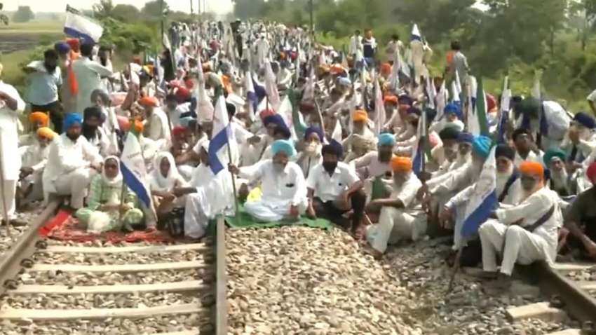 Rail Roko Andolan: पंजाब में किसानों के आंदोलन ने थामी पहियों की रफ्तार 12 ट्रेनें कैंसिल, कई गाड़ियां हुई डायवर्ट