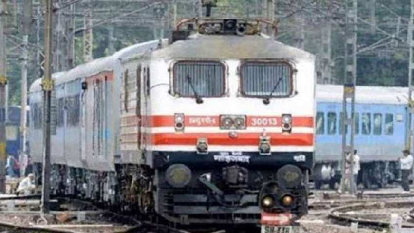 New Train Rules: एक तारीख से यूपी की इन ट्रेनों की बढ़ जाएगी स्पीड, आधी रात से लागू होगा ये शेड्यूल