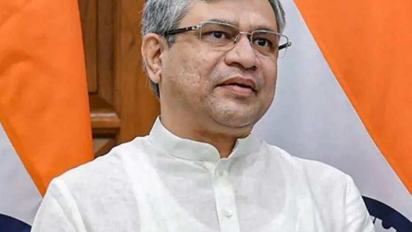 कोरोना के बाद ट्रेनों से कम ट्रैवल कर रहे हैं पैसेंजर्स? रेल मंत्री वैष्णव ने बता दी इसकी सच्चाई