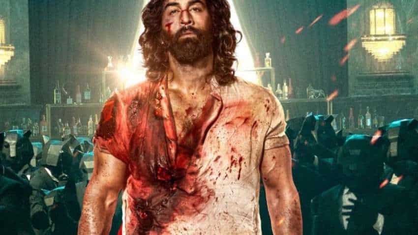 Animal Box Office Early Trends: एनिमल से खतरे में पठान-जवान के रिकॉर्ड्स, नेशनल चेन्स में हो रही छप्पर फाड़ कमाई Animal Box Office Early Trends: एनिमल से खतरे में पठान-जवान के रिकॉर्ड्स, नेशनल चेन्स में हो रही छप्पर फाड़ कमाई