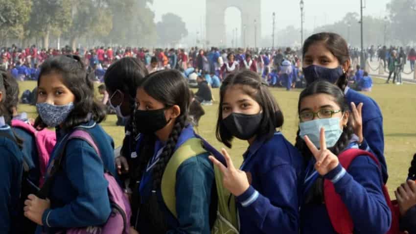 Winter Vacation: दिल्ली के स्कूलों में सर्दियों की छुट्टियों का ऐलान, जानिए कब से कब तक पड़ी छुट्टी