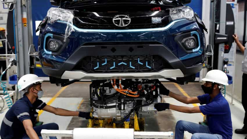 ₹841 का लेवल टच करेगा Tata Motors का शेयर! Hyundai को पछाड़ बनी देश की दूसरी सबसे बड़ी कार निर्माता कंपनी ₹841 का लेवल टच करेगा Tata Motors का शेयर! Hyundai को पछाड़ बनी देश की दूसरी सबसे बड़ी कार निर्माता कंपनी