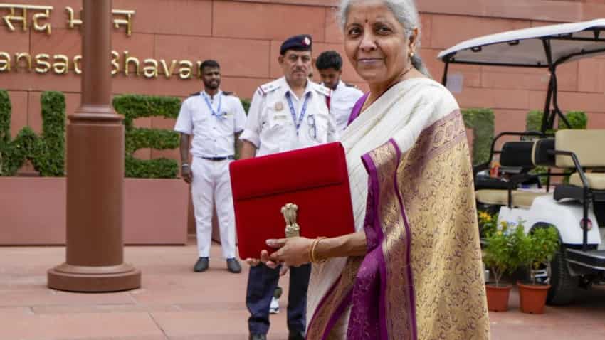 Budget 2024: विपक्षी पार्टियों को कैसा लगा बजट? कांग्रेस-SP ने कुछ इस तरह  दिए रिएक्शन| Zee Business Hindi