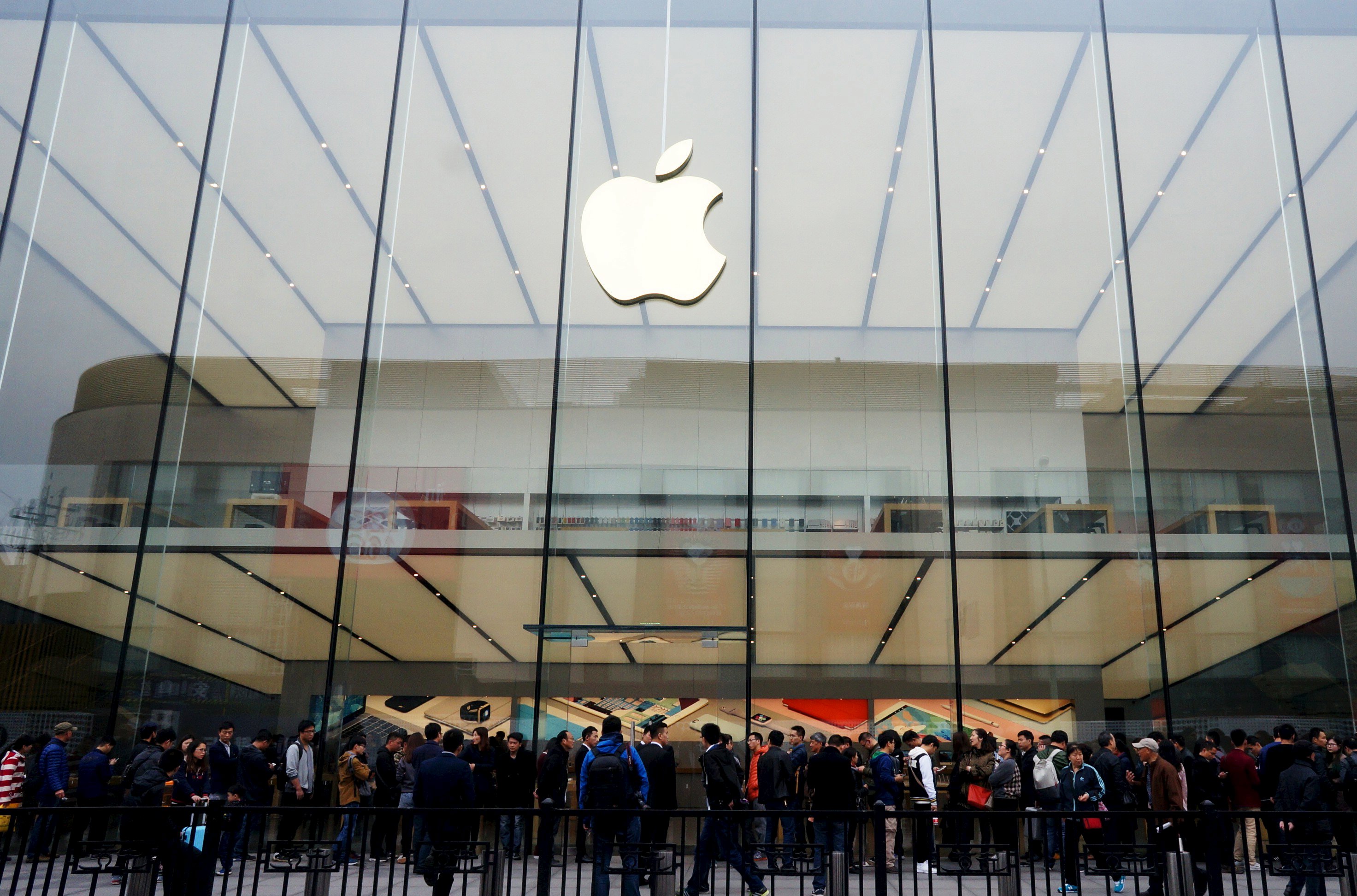 Apple stores may open soon in India; Govt could waive sourcing norms