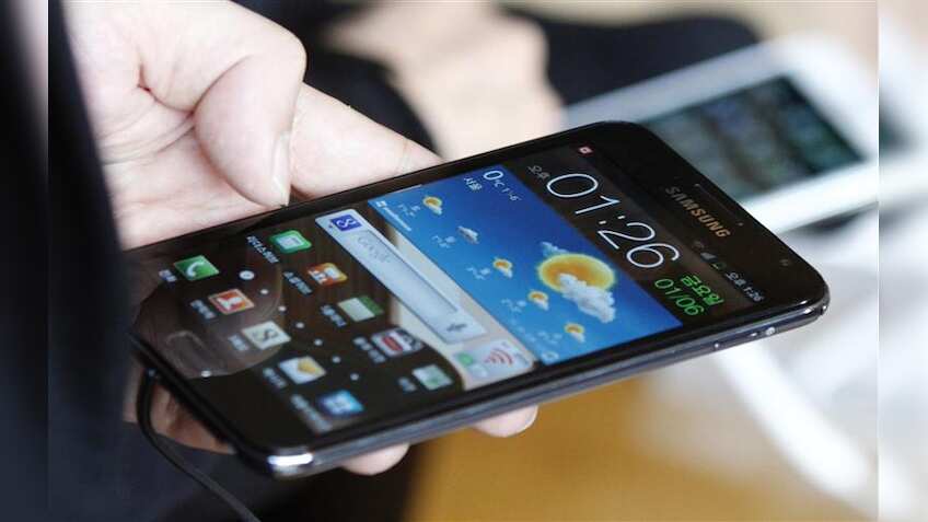 Samsung to sell smartphones at Re 1