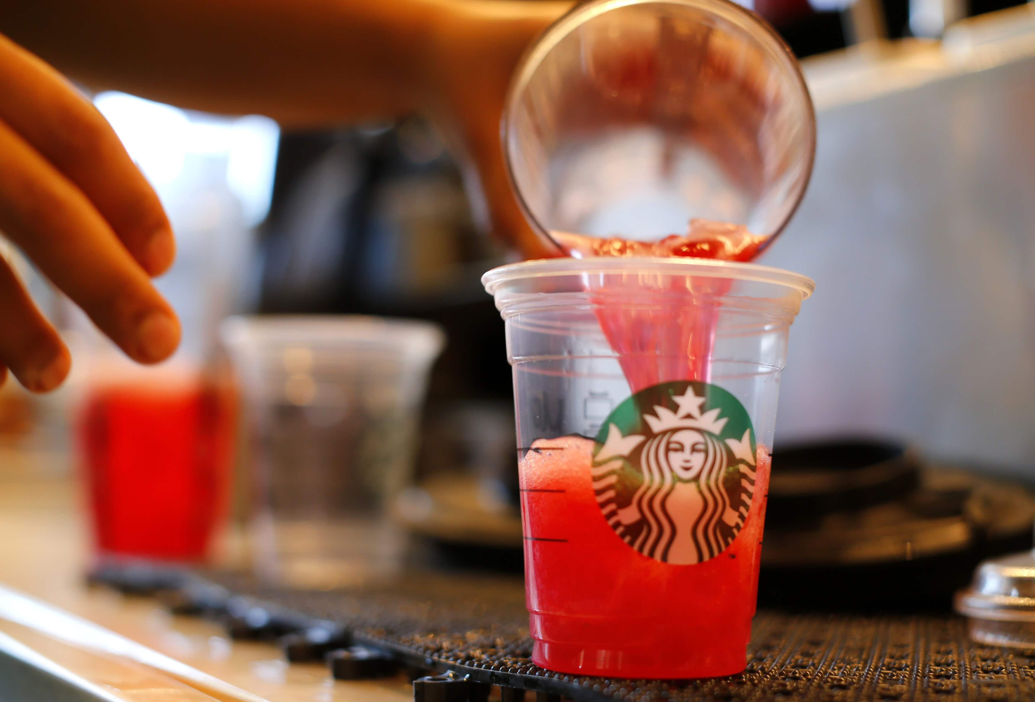Chicago woman sues Starbucks for putting too much ice in drinks Zee