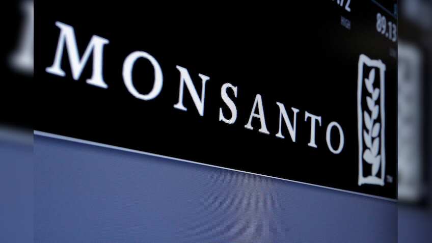 Govt backtracks on BT Cotton royalty fee; did Monsanto's 'quit India' threat work?