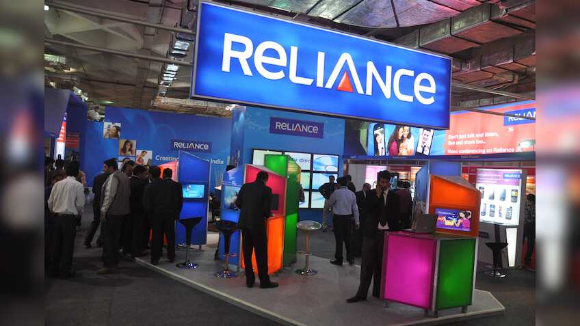 Reliance Communications Q4 net profit falls 22%