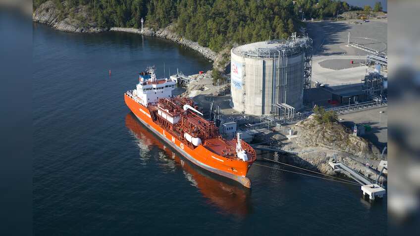 Govt in discussion with Russia's Gazprom for LNG supplies to GAIL