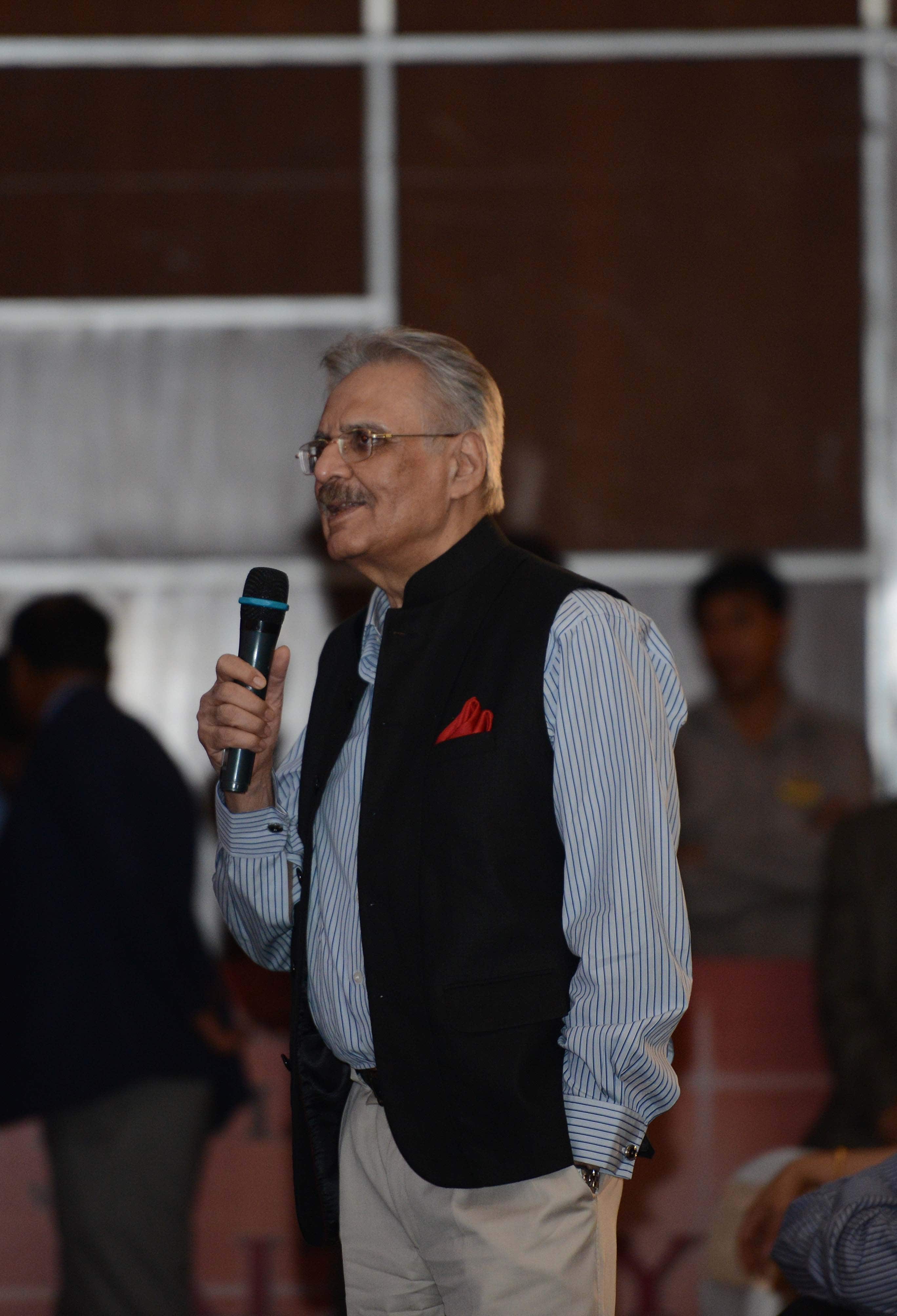 ITC's Deveshwar finally decides to hang his boots