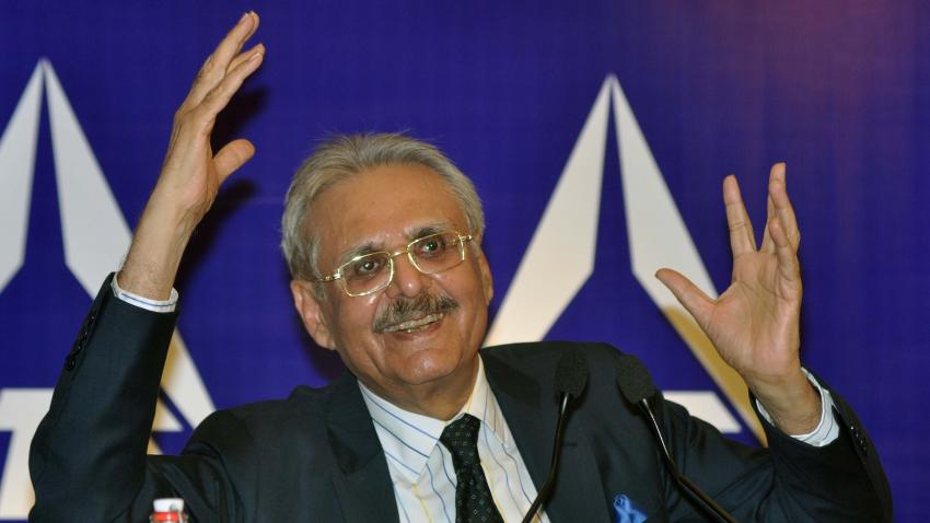 WATCH: Top 5 corporate stories this evening; From ITC's YC Deveshwar to Thomas Cook's Quess Corp IPO